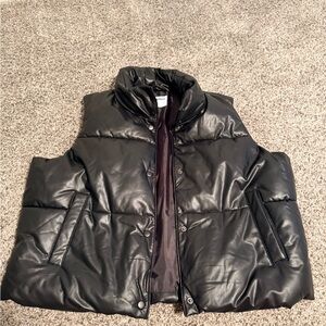 Women's Black Puffer Vest